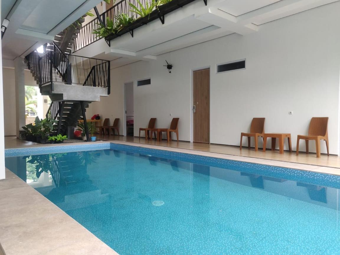 Rion Hostel 보고르 외부 사진